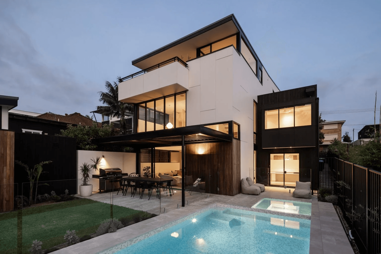 When Is the Best Time of Year to Paint a House in Sydney?